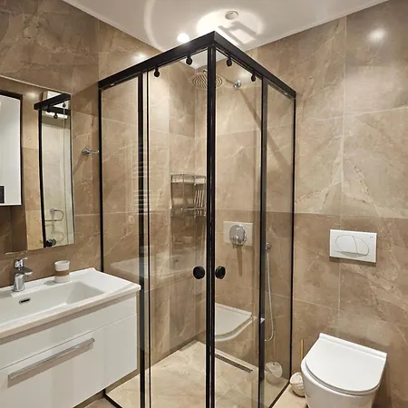 Raffi's Studio Apartment Tirana